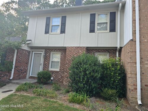 70 Barnes St, Greenville, NC, 27858-6103 | Card Image
