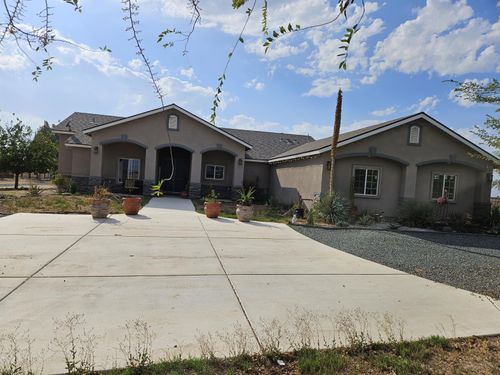 2835 N School St, Pixley, CA, 93256-9687 | Card Image