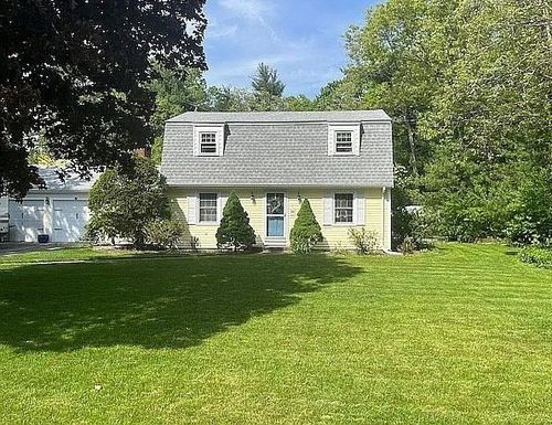 12 White Pine Dr, Cumberland, RI, 02864-3320 | Card Image