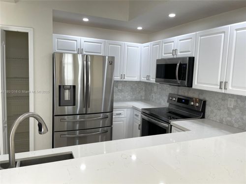 apt-203-8858 W Flagler St, Miami, FL, 33174-2496 | Card Image