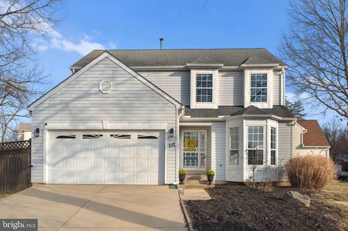 1012 Broderick Dr, Oxon Hill, MD, 20745-1757 | Card Image