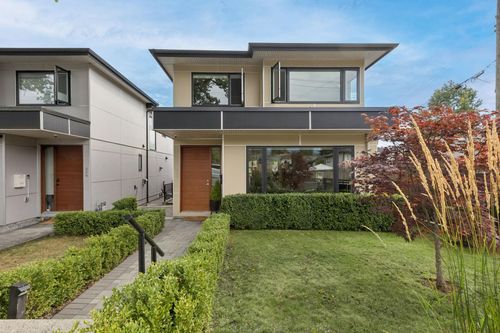 351 W 21st St, North Vancouver, BC, V7M1Z6 | Card Image