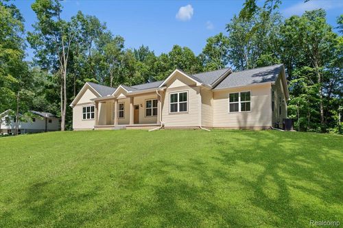 917 Chickasaw Dr, Mason, MI, 48854-9610 | Card Image