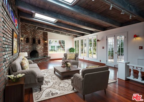 14842 Morrison St, Sherman Oaks, CA, 91403-1631 | Card Image