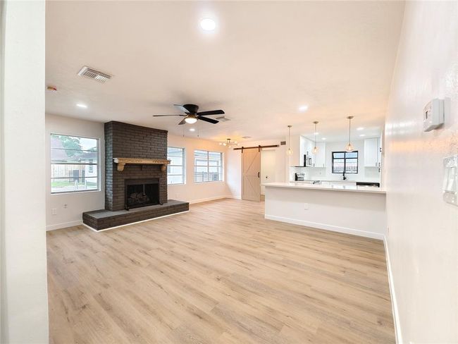 Family Room | Image 19
