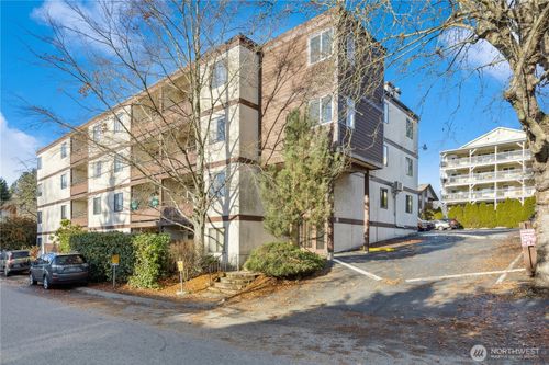 304-2100 N 106th St, Seattle, WA, 98133-9521 | Card Image