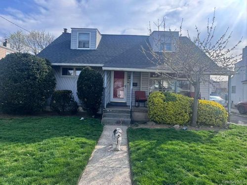 289 Caryl Drive, Hempstead, NY, 11559 | Card Image