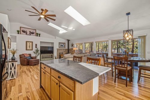 56430 Celestial Dr, Bend, OR, 97707-2007 | Card Image