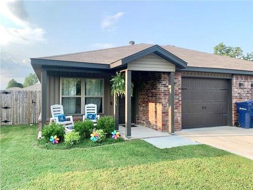 1703 E Central St, Siloam Springs, AR, 72761-2969 | Card Image