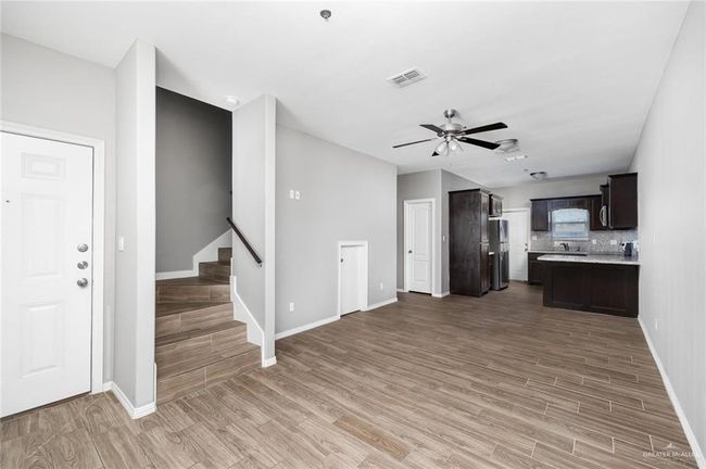 APT-15 - 1400 Hummingbird Ct, Townhouse with 2 bedrooms, 2 bathrooms and 2 parking in Pharr TX | Image 5
