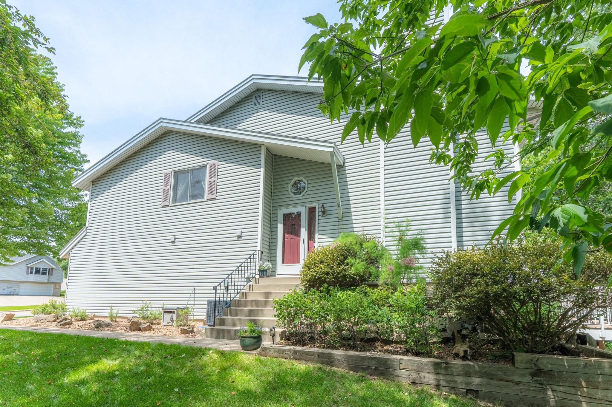 Wood Way, Burnsville, MN 55337