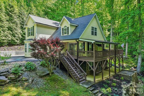 1264 Dogwood Dr, Maggie Valley, NC, 28751-8617 | Card Image