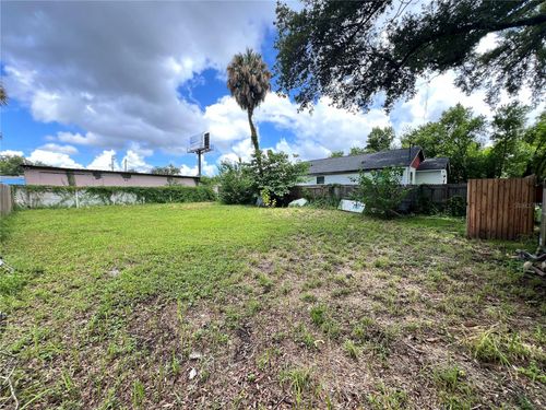 8508 N 9th St, TAMPA, FL, 33604-1704 | Card Image