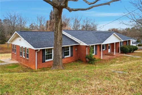 25 American Ave Ne, Concord, NC, 28025-3201 | Card Image