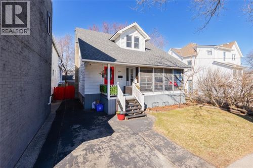 224 Maxwell St, Sarnia, ON, N7T5C4 | Card Image