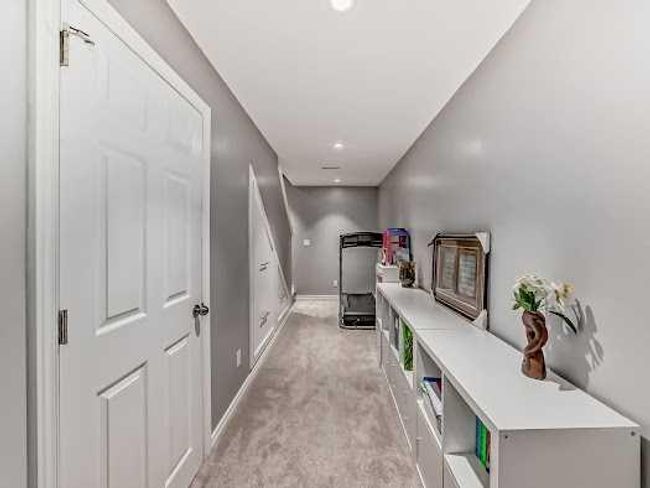 127 Hidden Creek Rise Nw, Home with 3 bedrooms, 2 bathrooms and 2 parking in Calgary AB | Image 41