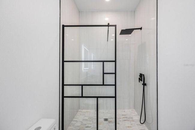 Walk-In Shower W/Rain Shower Head | Image 50