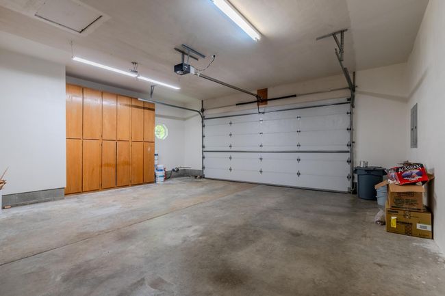 Garage | Image 36