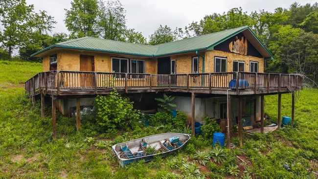 4042 Cabin Land Dr, Home with 3 bedrooms, 3 bathrooms and null parking in Radford VA | Image 7