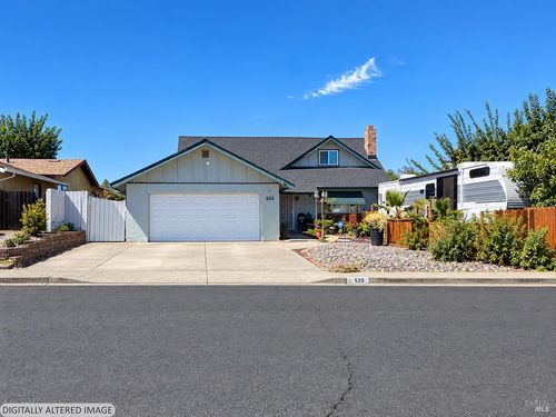 520 Silver Drive, Vacaville, CA, 95687 | Card Image
