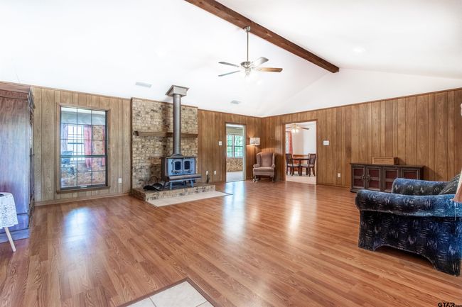 15502 County Road 1227, House other with 4 bedrooms, 2 bathrooms and null parking in Flint TX | Image 8