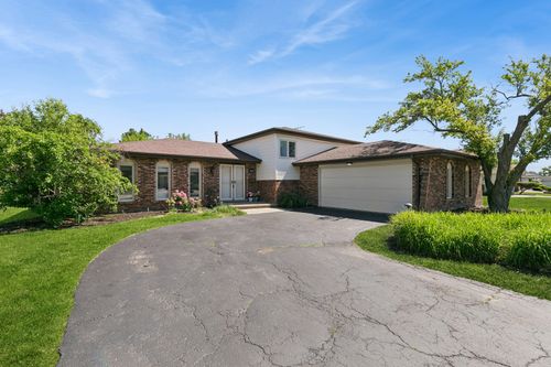 726 E 194th St, Glenwood, IL, 60425-2110 | Card Image