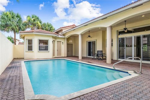 1961 Newmark Cir Sw, Vero Beach, FL, 32968-6711 | Card Image