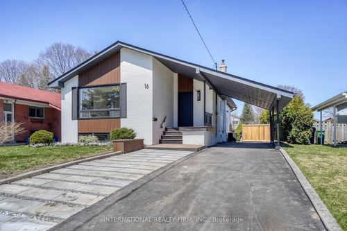 16 Paragon Rd, Etobicoke, ON, M9R1J5 | Card Image