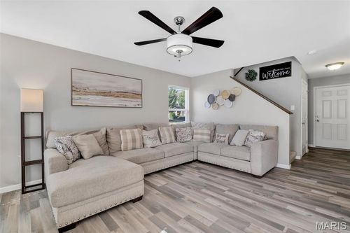 1300 New Charter Ln, O Fallon, MO, 63366-1578 | Card Image