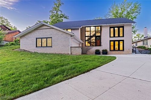 20601 Shelburne Rd, Shaker Heights, OH, 44122-1942 | Card Image