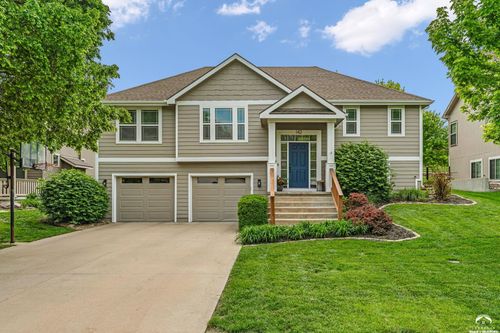 142 Aspen Ln, Lawrence, KS, 66049-4100 | Card Image