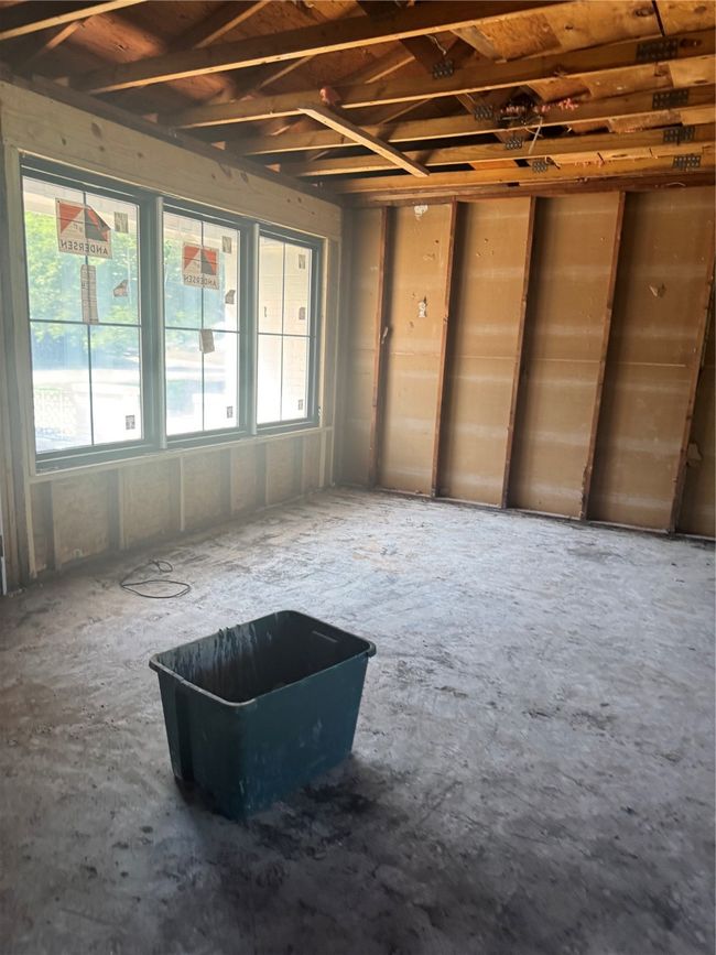View of unfurnished room | Image 10