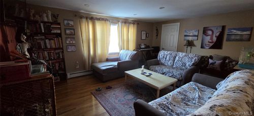 4d-404 Parr Meadow Dr, Newburgh, NY, 12550-1182 | Card Image