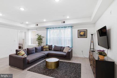 3g-925 N Broad Street, PHILADELPHIA, PA, 19123 | Card Image