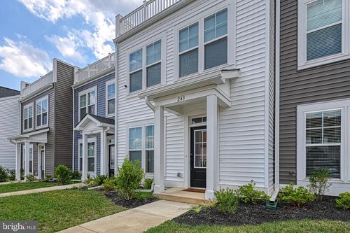 243 Lake Front Dr, MINERAL, VA, 23117-4875 | Card Image