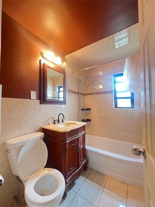 b-6845 136th St, Flushing, NY, 11367-1650 | Card Image