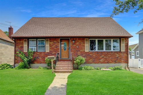 104 S 3rd St, New Hyde Park, NY, 11040-4837 | Card Image