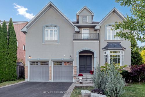 3374 Fox Run Cir, Oakville, ON, L6L6W4 | Card Image