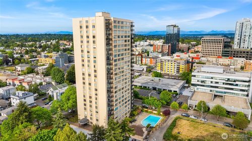 801-4540 8th Ave Ne, Seattle, WA, 98105-4794 | Card Image