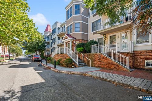 40 Constitution Way, Jersey City, NJ, 07305-5431 | Card Image