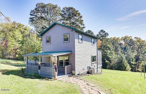 946 Holiday Ln, Sevierville, TN, 37876-0998 | Card Image