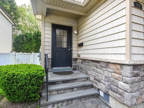 28 Dunes Ln, Port Washington, NY, 11050-1479 | Card Image