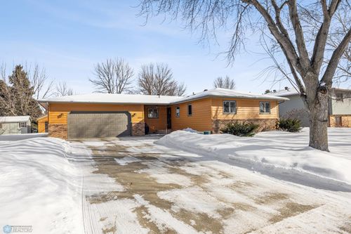 3910 4th Street S, Moorhead, MN, 56560 | Card Image