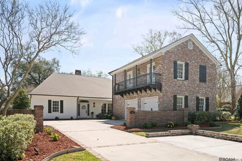 17627 Masters Pointe Ct, Baton Rouge, LA, 70810-7990 | Card Image