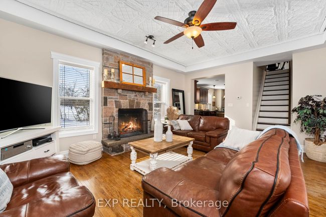 1742 Cameron St W, House other with 3 bedrooms, 2 bathrooms and 8 parking in Cannington ON | Image 13