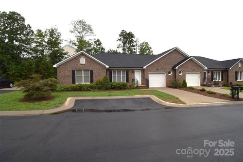 542 Queen Brogan Ct, Gastonia, NC, 28054-0822 | Card Image