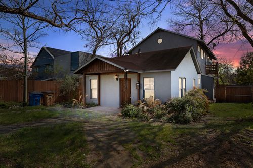 2209 S 3rd St, Austin, TX, 78704-5023 | Card Image