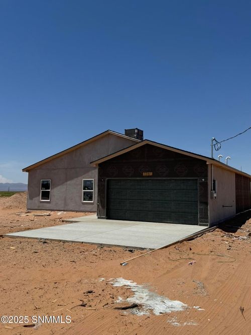 1361 Thar Desert Dr, Chaparral, NM, 88081-7151 | Card Image