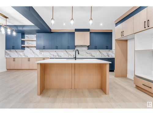 8414 228a St Nw, Edmonton, AB, T5T4A3 | Card Image