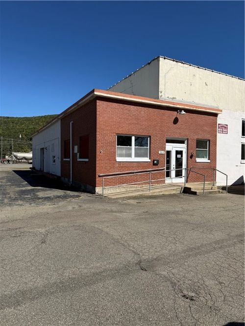 363 E Market Street Ext, Corning, NY, 14830-2960 | Card Image